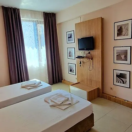 александра Hotel 3*