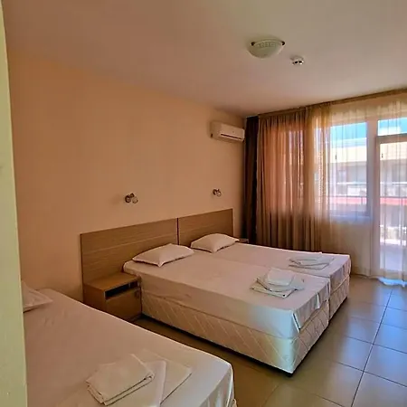 александра Hotel 3*